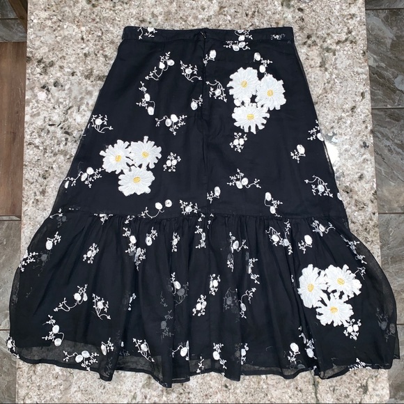 Pressman New York White Yellow Flower Black Skirt - Picture 6 of 8